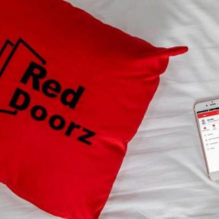 Reddoorz Near Seasons City Mall Джакарта Екстер'єр фото