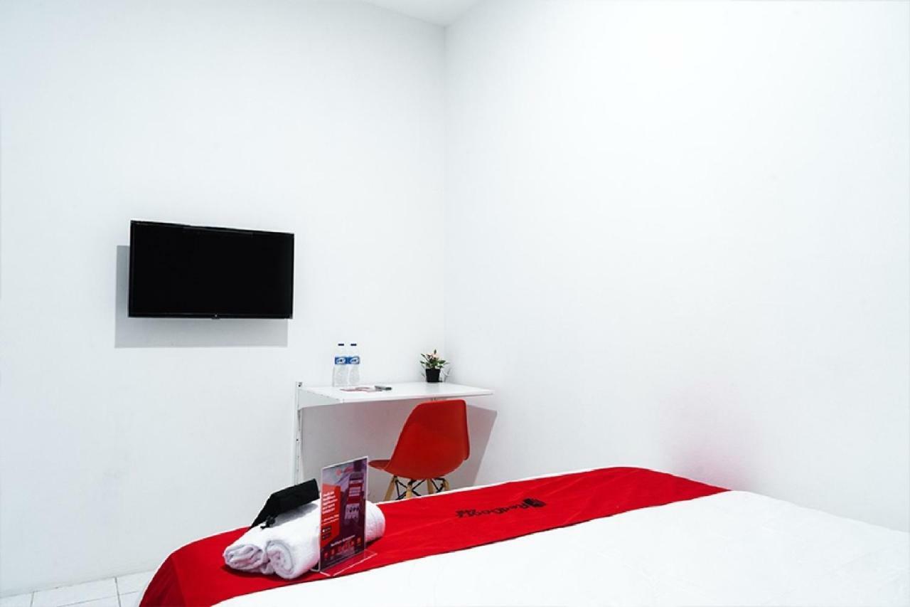 Reddoorz Near Seasons City Mall Джакарта Екстер'єр фото